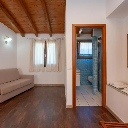 Pettirosso 3* Сан-Теодоро