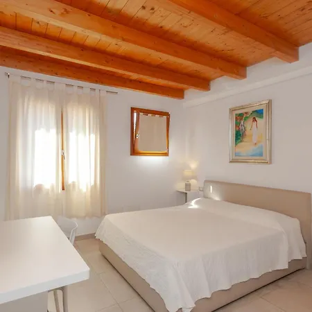 Pettirosso B&B 산테오도로