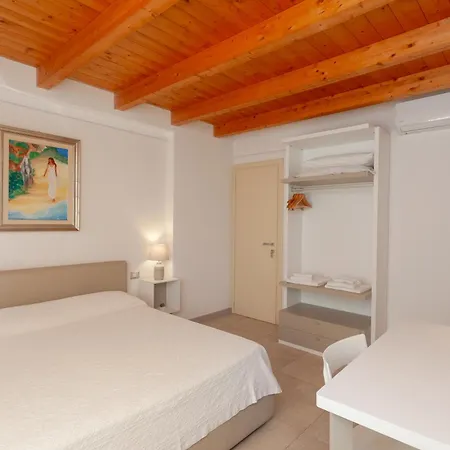 Pettirosso 3* Сан-Теодоро