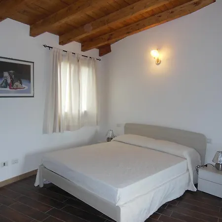 Pettirosso 3* سان تيودورو