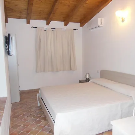 Pettirosso Bed and Breakfast San Teodoro (Sardinia)